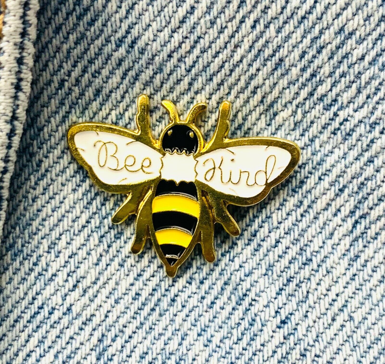 Bees Emaille Pins - Shop now – ShopDichSchick