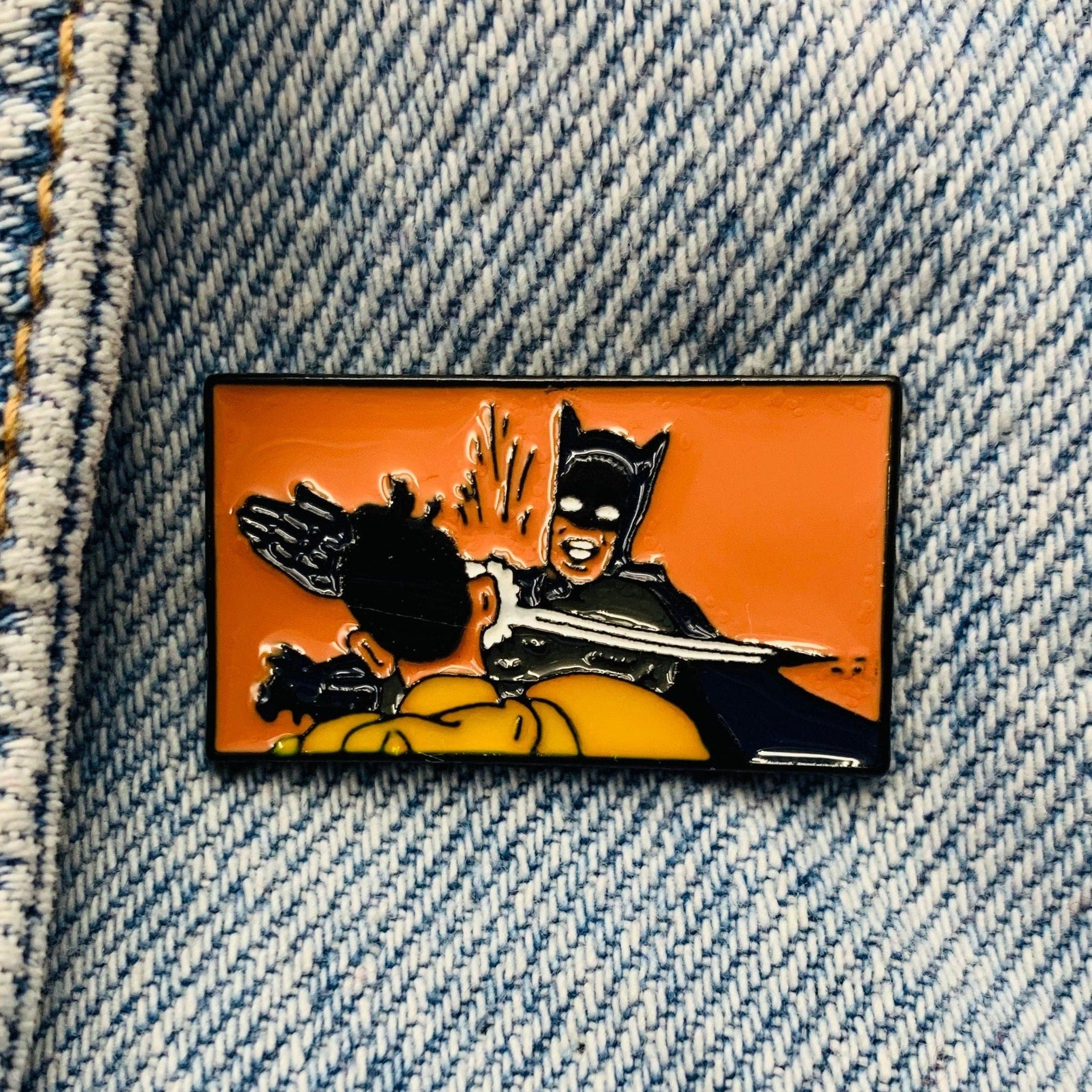 Robin Pin Stan Batman slapping Robin Pin - Shop now – ShopDichSchick